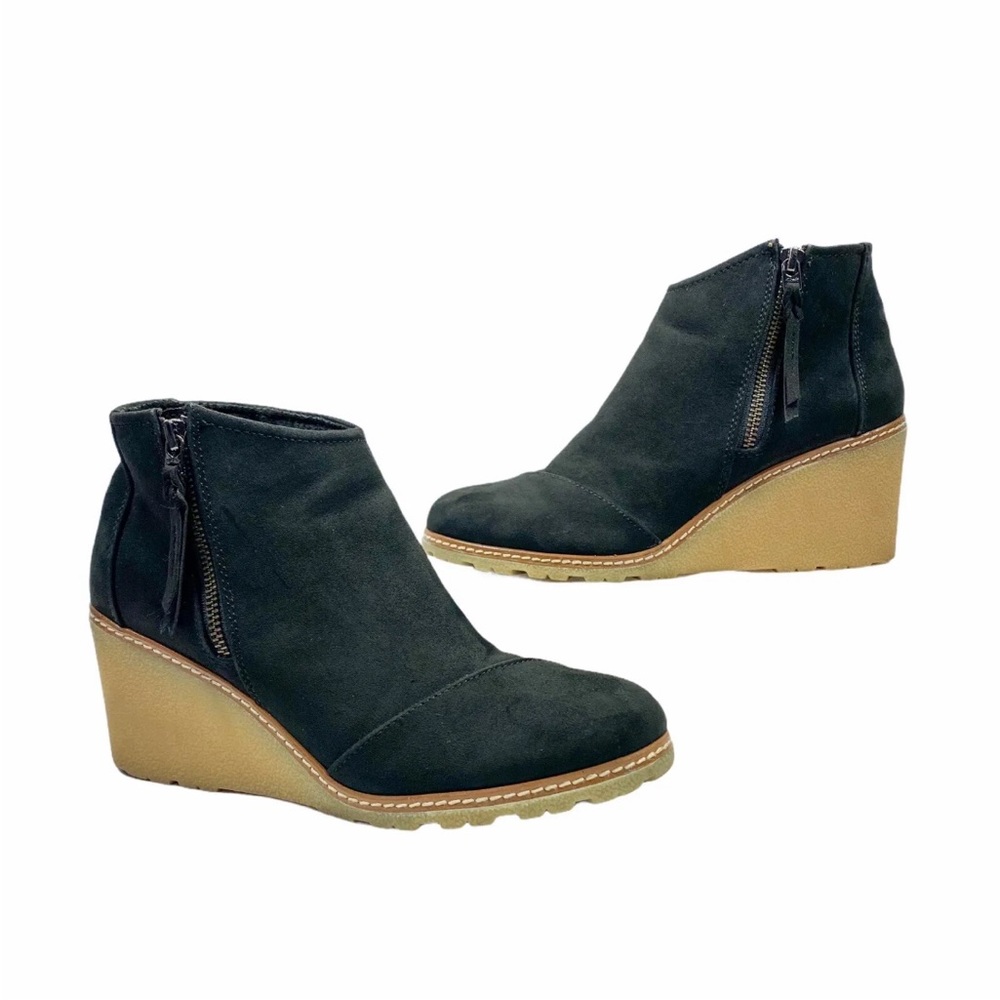 Toms Women’s Avery Black Ankle Wedge Boots Microfiber Side Zip Size 8.5 EUC